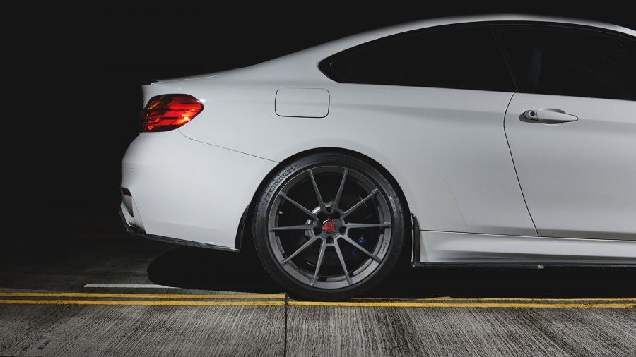 Детали экстерьера BMW M4 Coupe by RevoZport 2015 года  (фото 15 из 22)